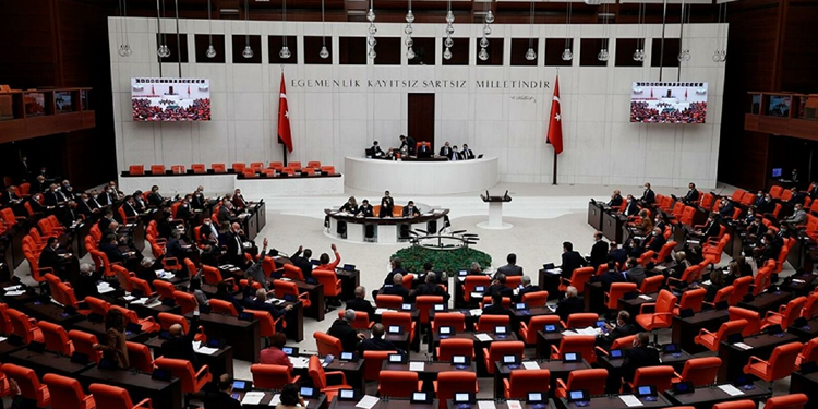 Ünal, AKP-SADAT ilişkisini reddetti